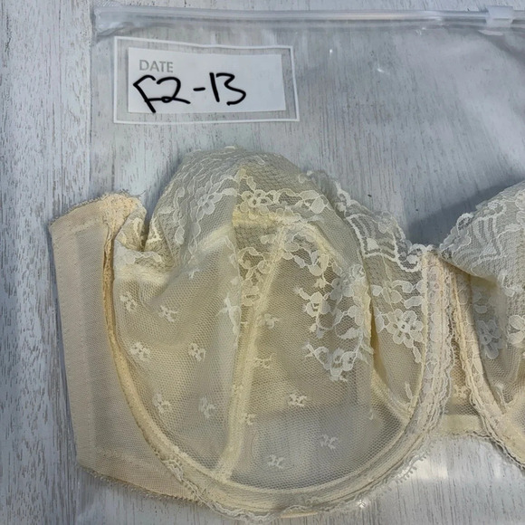 VTG Vanity Fair Strapless Underwire Lace Bra USA Made Ivory 36D 74-100 - Picture 6 of 6